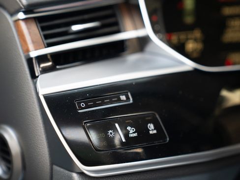 Used 2021 Audi A8 L 3.0T w/ Executive Plus Package image 25