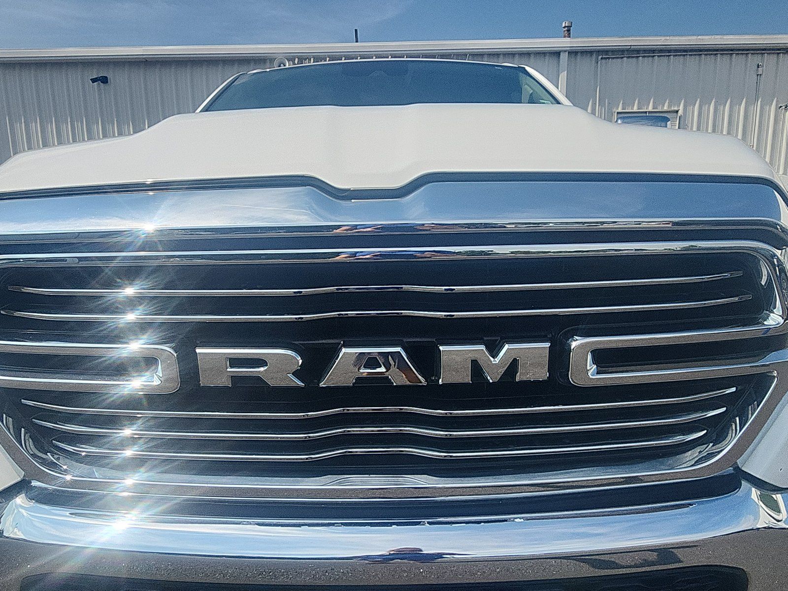 Used 2022 RAM 1500 Laramie AWD/4WD image 14