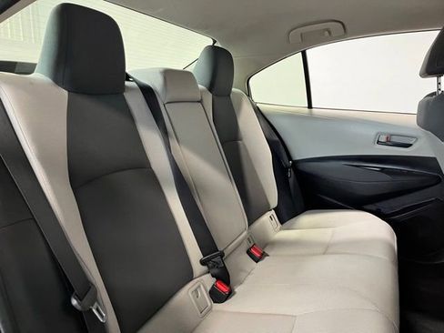 Used 2022 Toyota Corolla LE FWD image 13