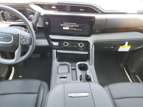 New 2026 GMC Sierra 2500 Denali w/ Denali Reserve Package AWD/4WD image 17
