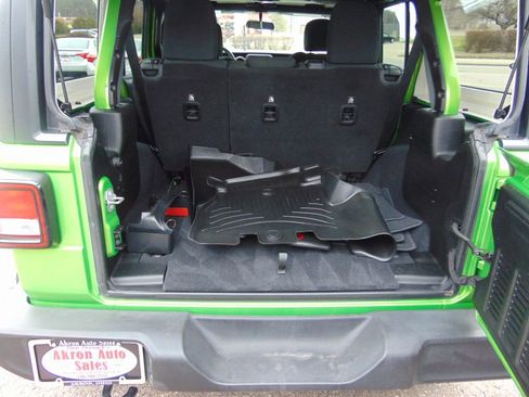 Used 2018 Jeep Wrangler Unlimited Sport S image 34