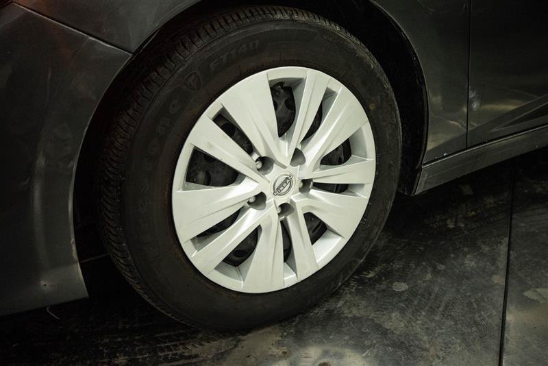 Used 2024 Nissan Sentra S FWD image 3