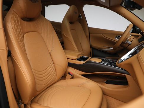Used 2023 Aston Martin DBX AWD/4WD image 19
