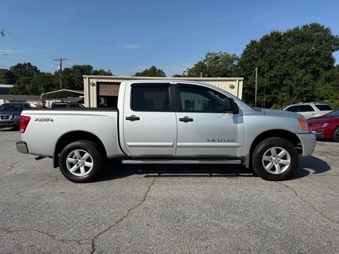 Used 2012 Nissan Titan SV w/ SV Premium Utility Pkg AWD/4WD image 8