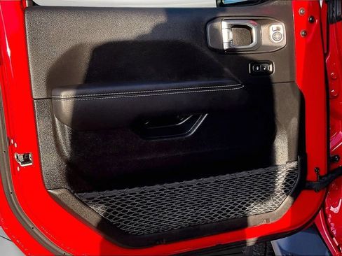 Used 2023 Jeep Wrangler Unlimited Sahara w/ Cold Weather Group image 18