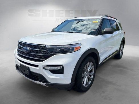 Certified 2020 Ford Explorer XLT w/ Equipment Group 202A AWD/4WD image 2