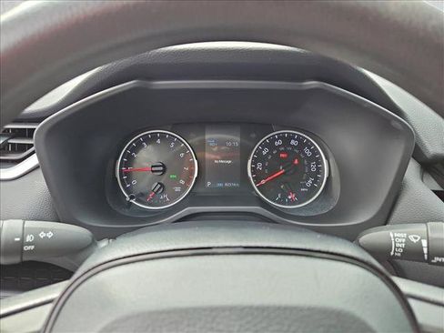 Used 2021 Toyota RAV4 XLE w/ Convenience Package FWD image 11
