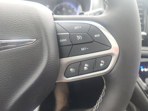 New 2026 Chrysler Pacifica Limited image 17