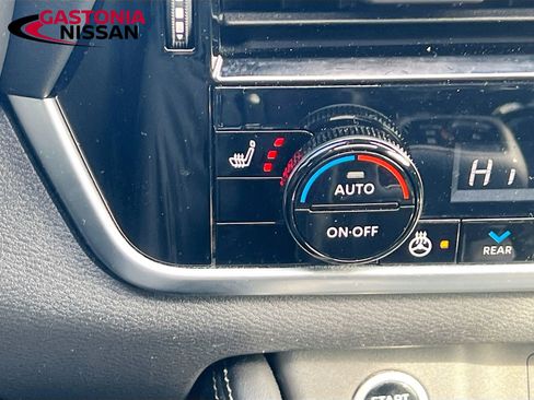 Used 2023 Nissan Rogue SL w/ SL Premium Package image 27