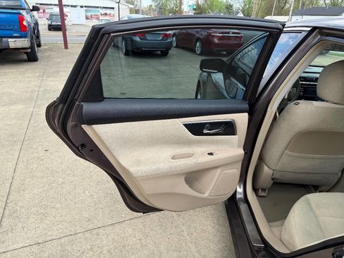 Used 2013 Nissan Altima 2.5 SV image 12