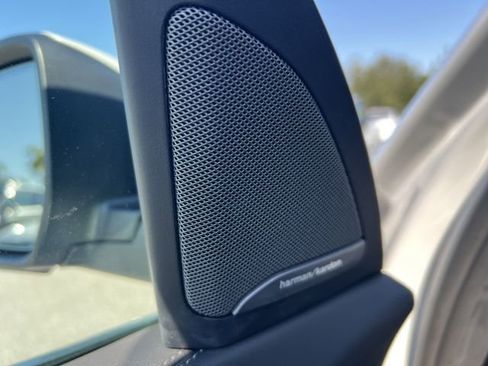 Certified 2025 BMW X5 xDrive50e w/ Premium Package image 20