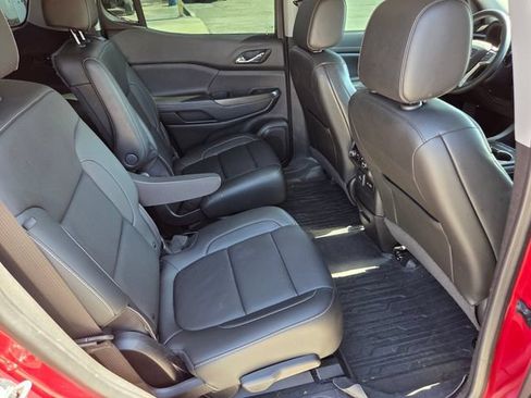 Used 2023 GMC Acadia SLT FWD image 15