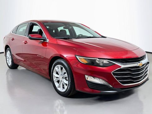 Certified 2025 Chevrolet Malibu LT FWD image 3