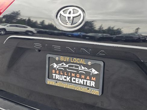 Used 2018 Toyota Sienna XLE AWD/4WD image 15