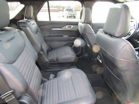 New 2026 Ford Explorer ST-Line w/ ST-Line Street Pack image 17