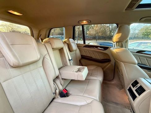 Used 2016 Mercedes-Benz GL 450 4MATIC image 29