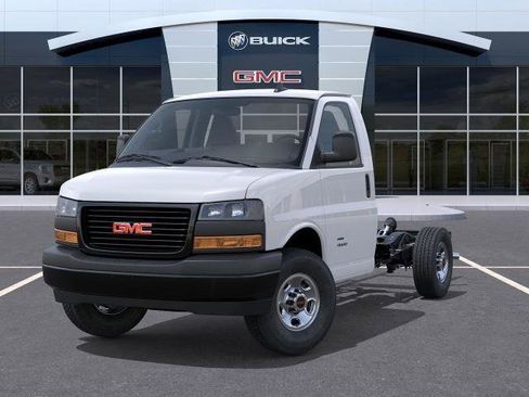New 2026 GMC Savana 3500 Regular Wheelbase w/ Driver Convenience Package image 6