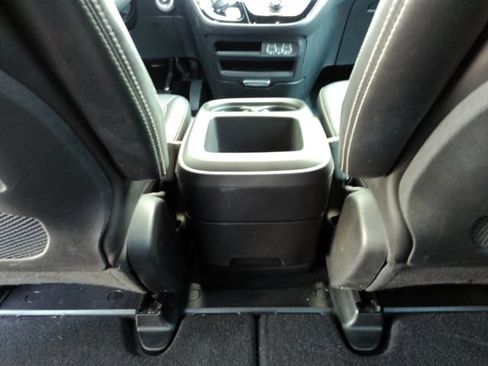 Used 2025 Chrysler Pacifica Select FWD image 29