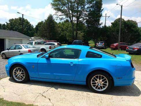 Used 2013 Ford Mustang Premium RWD image 3