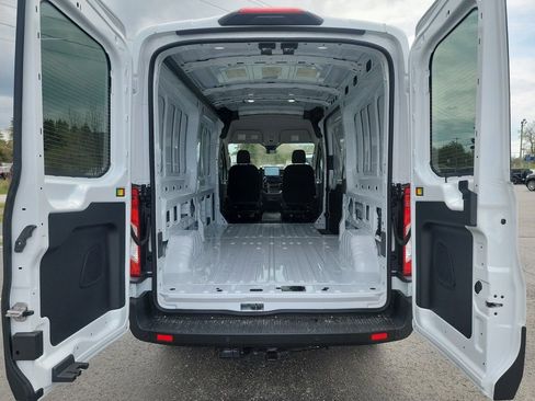 New 2025 Ford Transit 250 148 Medium Roof image 23