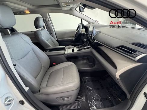 Used 2021 Toyota Sienna Limited FWD image 29