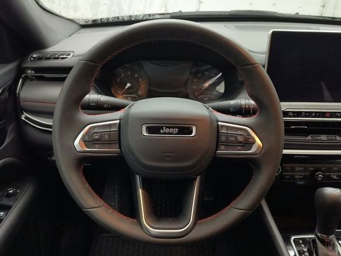 Used 2024 Jeep Compass Trailhawk image 14