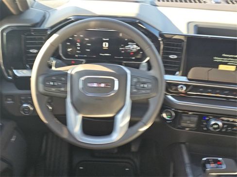 New 2026 GMC Sierra 1500 SLT image 11