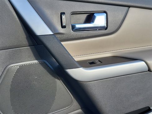Used 2013 Ford Edge SEL image 17