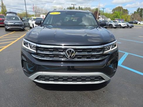 Used 2023 Volkswagen Atlas Cross Sport SE AWD/4WD image 2