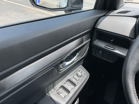 Used 2025 Honda CR-V Sport image 22