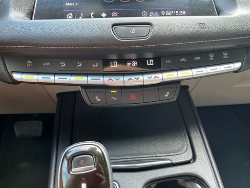 Used 2020 Cadillac XT4 Luxury w/ Cold Weather Package image 39