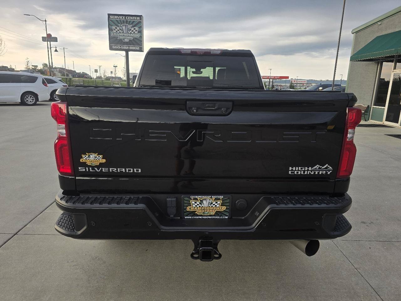 Used 2023 Chevrolet Silverado 2500 High Country w/ Z71 Off-Road Package AWD/4WD image 4