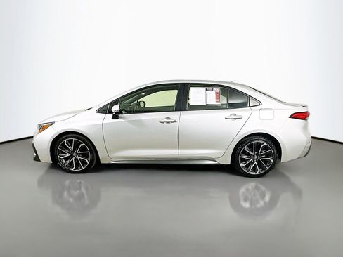 Used 2022 Toyota Corolla XSE FWD image 5