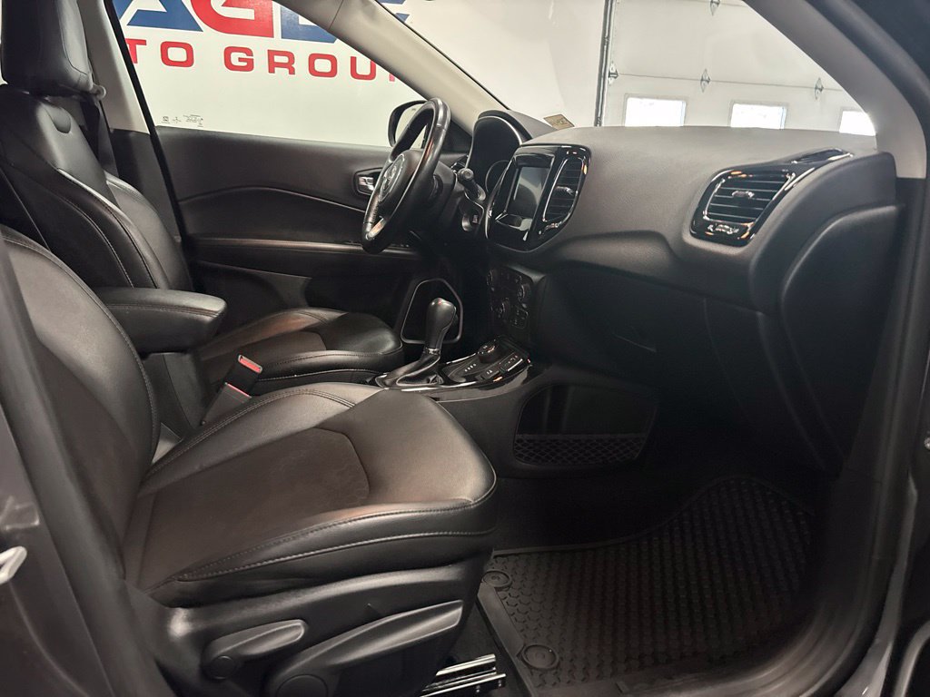 Used 2021 Jeep Compass Latitude AWD/4WD image 32