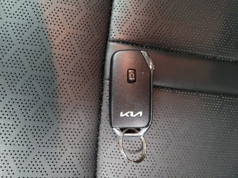 Used 2022 Kia Sorento S FWD image 32