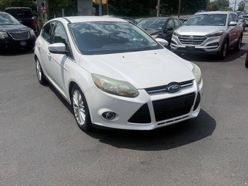 Used 2014 Ford Focus Titanium FWD image 2