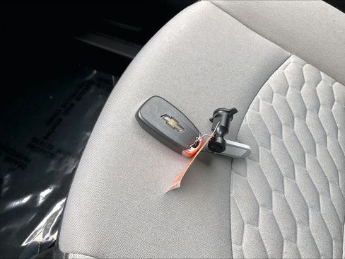 Used 2018 Chevrolet Equinox LS FWD image 11