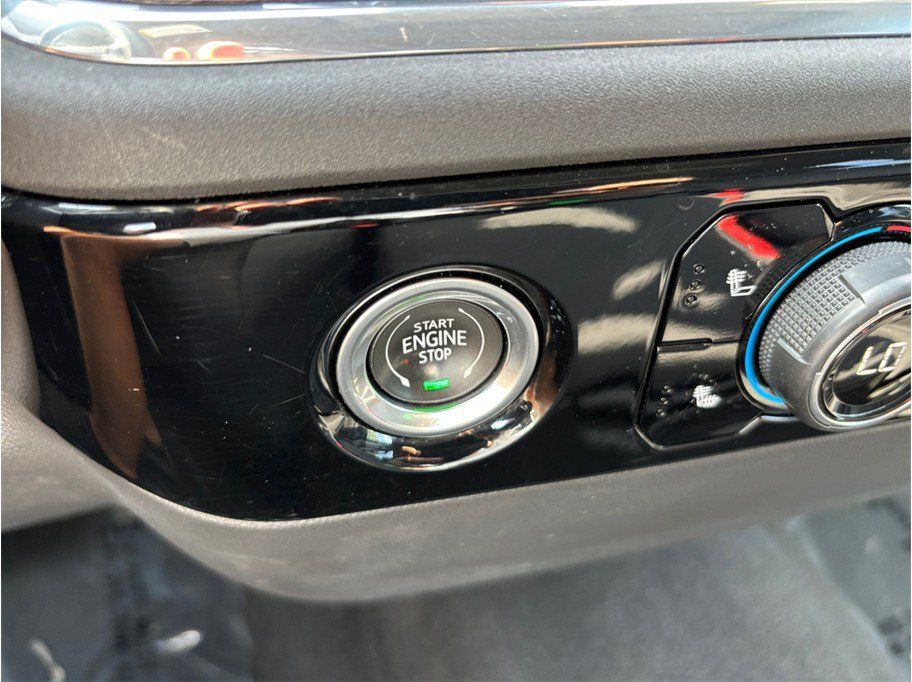 Used 2023 Chevrolet Silverado 1500 LT AWD/4WD image 23