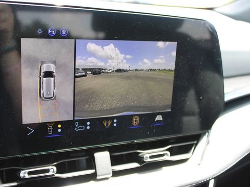 New 2027 Chevrolet Equinox LT w/ Safety and Technology Package FWD image 43