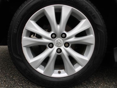 Used 2015 Toyota RAV4 Limited w/ Technology Package AWD/4WD image 20