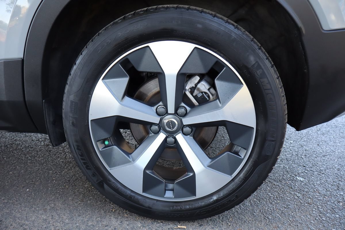 Used 2024 Volvo XC40 B5 Core w/ Protection Package Premier AWD/4WD image 42