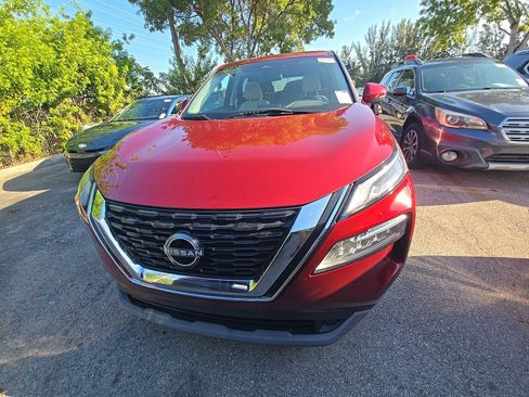 Used 2022 Nissan Rogue SV FWD image 2