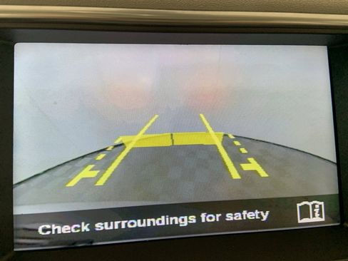 Used 2015 Land Rover Range Rover Evoque Pure Plus image 9