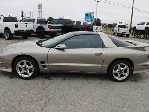 Used 2001 Pontiac Firebird Formula w/ Protection Group RWD image 9