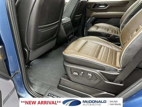 Used 2025 GMC Yukon Denali Ultimate AWD/4WD image 23