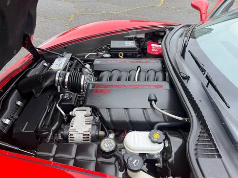 Used 2007 Chevrolet Corvette Coupe w/ Preferred Equipment Group RWD image 17