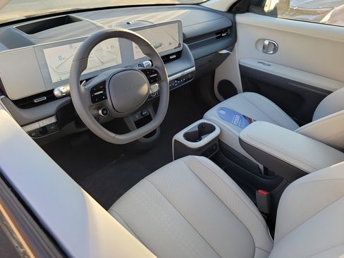 New 2024 Hyundai Ioniq 5 Limited image 3