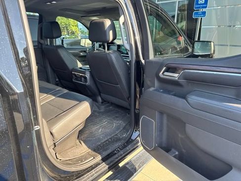 Used 2022 GMC Sierra 1500 SLT w/ SLT Premium Plus Package AWD/4WD image 6