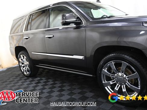 Used 2017 Cadillac Escalade Premium Luxury AWD/4WD image 19