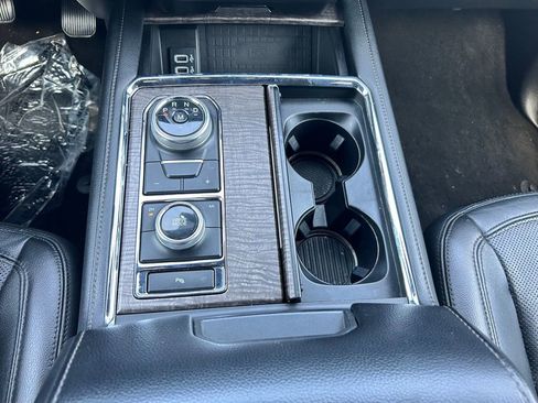 Used 2019 Ford Expedition Limited AWD/4WD image 27